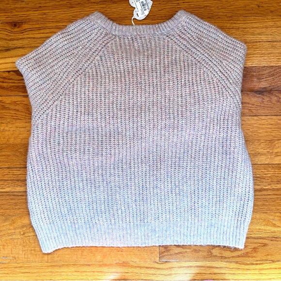 Love Knits NWT Cropped Long sleeve Sweater with Cut Out Shoulders Women’s XL - Picture 7 of 7